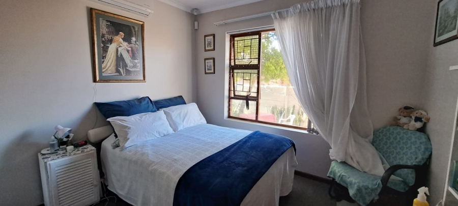 3 Bedroom Property for Sale in Heiderand Western Cape